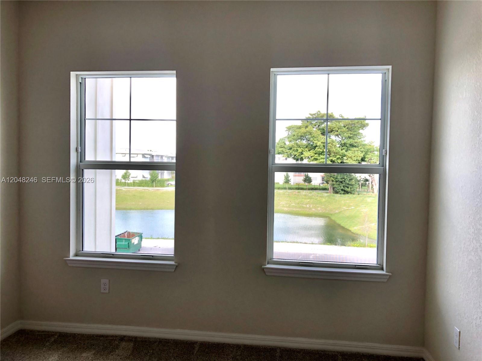 See details 4984 3 / 3 2165 sq. ft. $ 2026-07-05 0 Photo