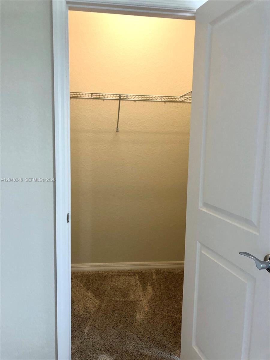 See details 4984 3 / 3 2165 sq. ft. $ 2026-07-05 0 Photo