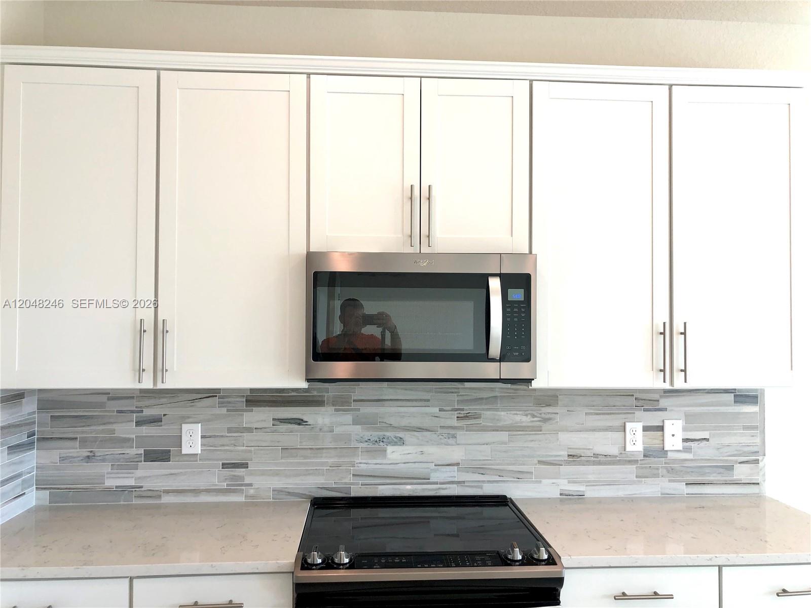 See details 4984 3 / 3 2165 sq. ft. $ 2026-07-05 0 Photo