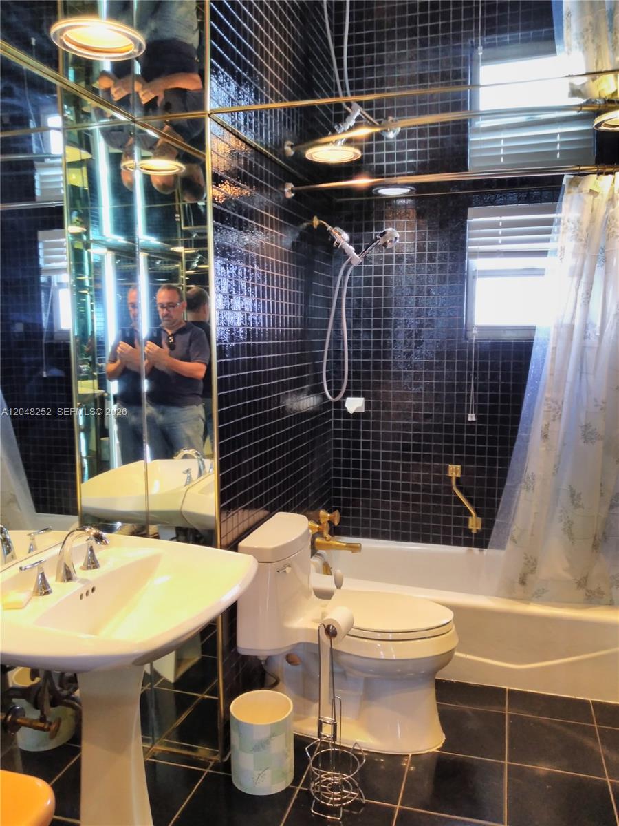 Photo of 2101 Ocean Dr  #2001, Hollywood, Florida, 33019 - 