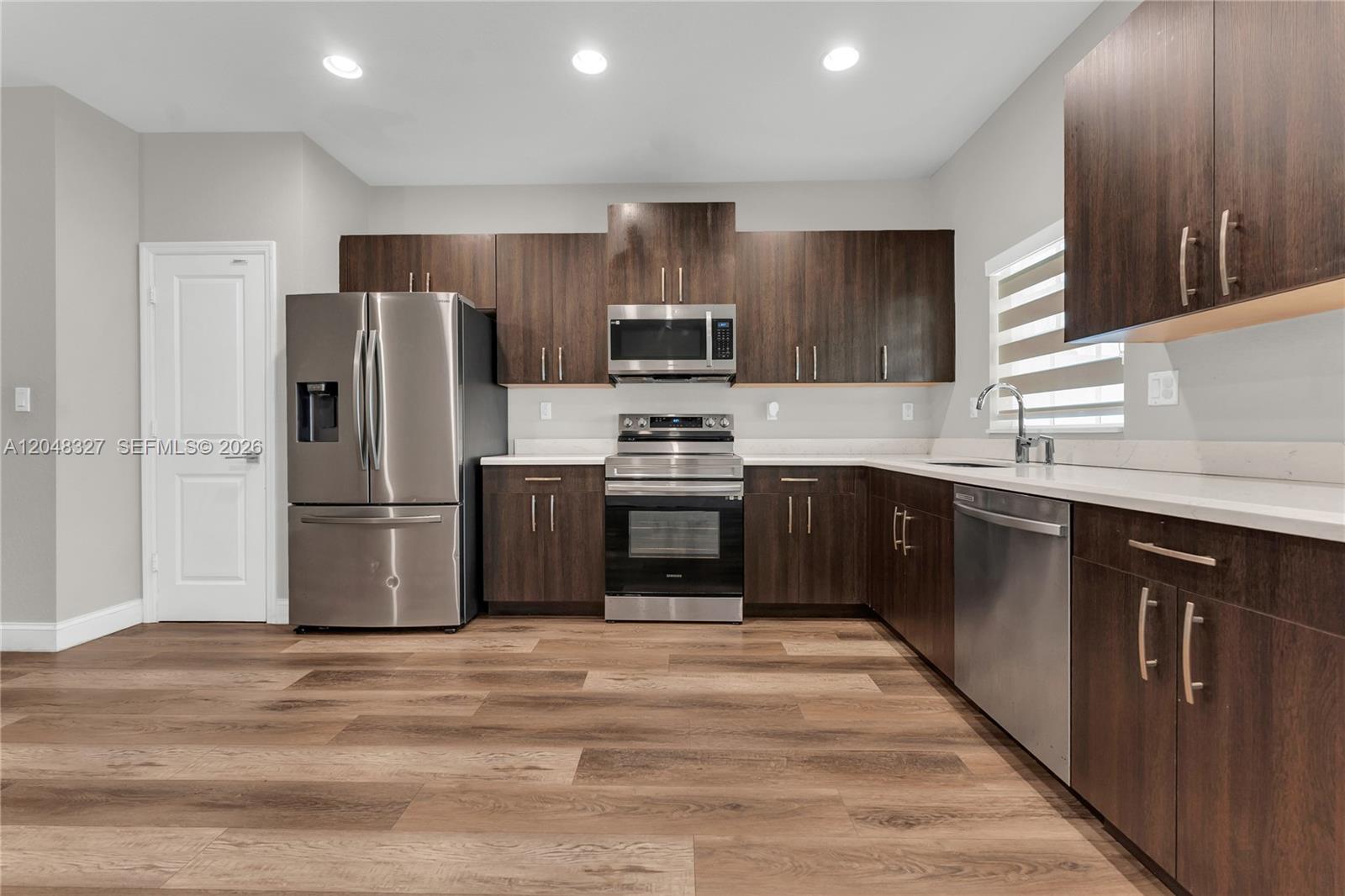 4040 3 / 3 1496 sq. ft. $ 2026-07-16 0 foto