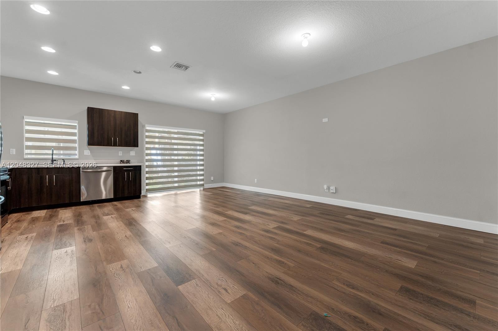 4040 3 / 3 1496 sq. ft. $ 2026-07-16 0 foto