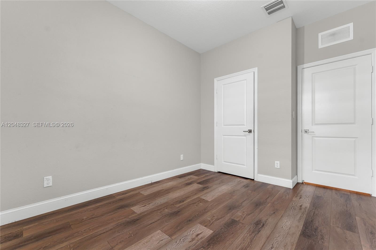 4040 3 / 3 1496 sq. ft. $ 2026-07-16 0 foto