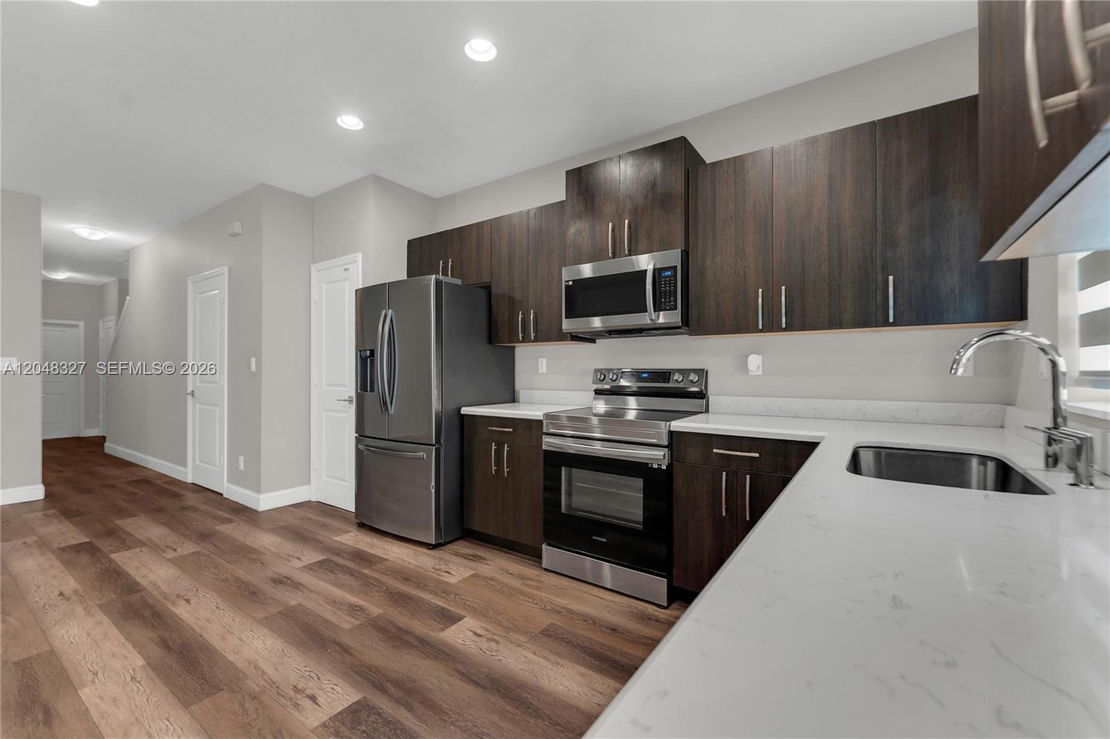 4040 3 / 3 1496 sq. ft. $ 2026-07-16 0 foto