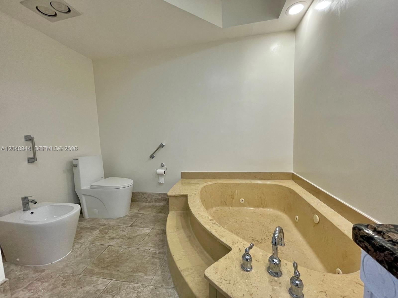 Photo of 20281 Country Club Dr #2104, Aventura, Florida, 33180 -