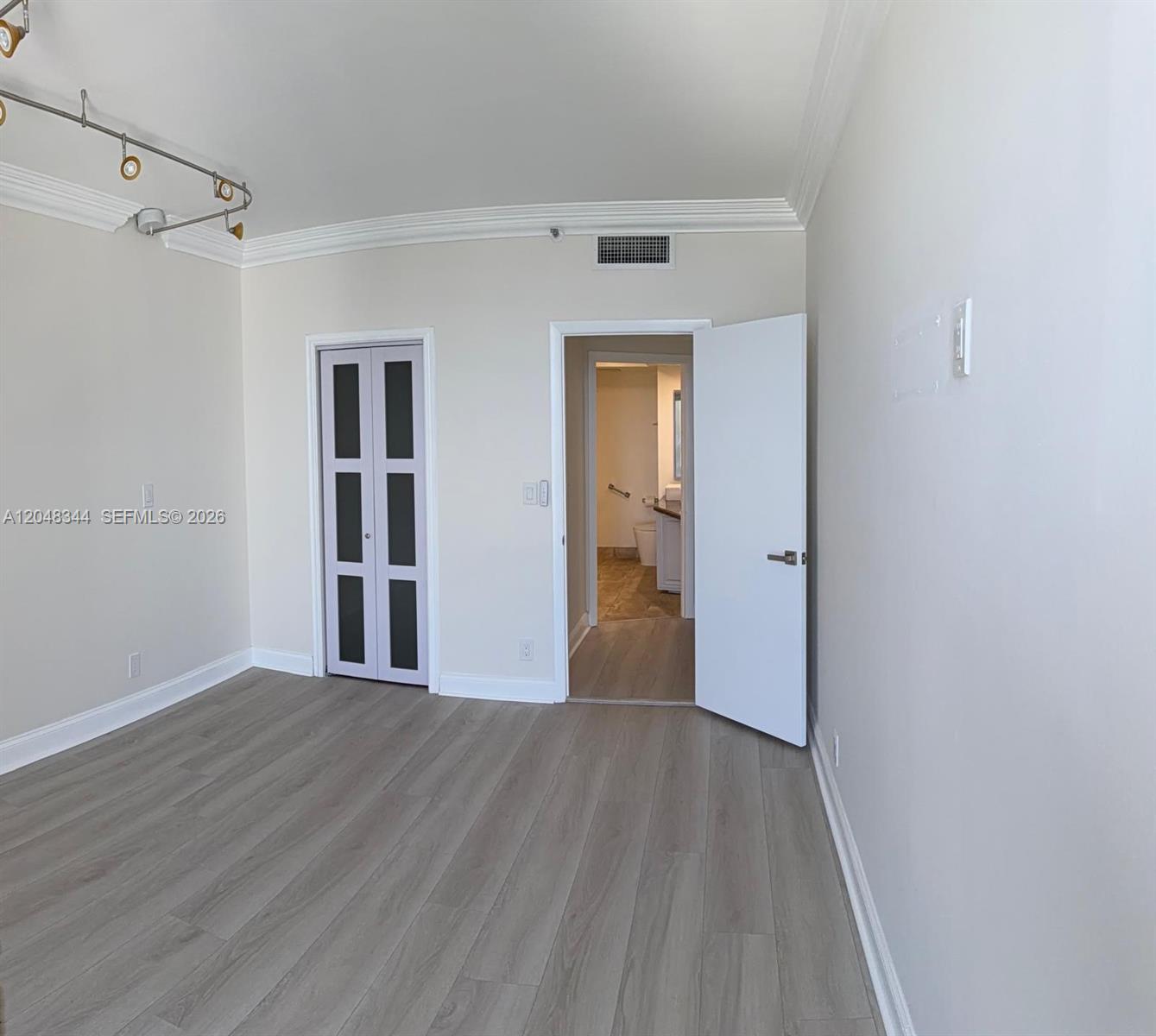 Photo of 20281 Country Club Dr #2104, Aventura, Florida, 33180 -