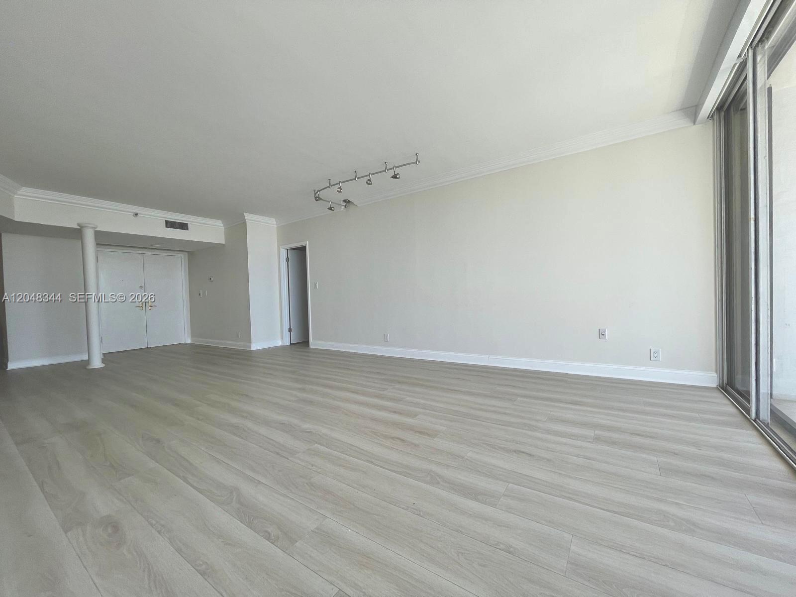 Photo of 20281 Country Club Dr #2104, Aventura, Florida, 33180 -