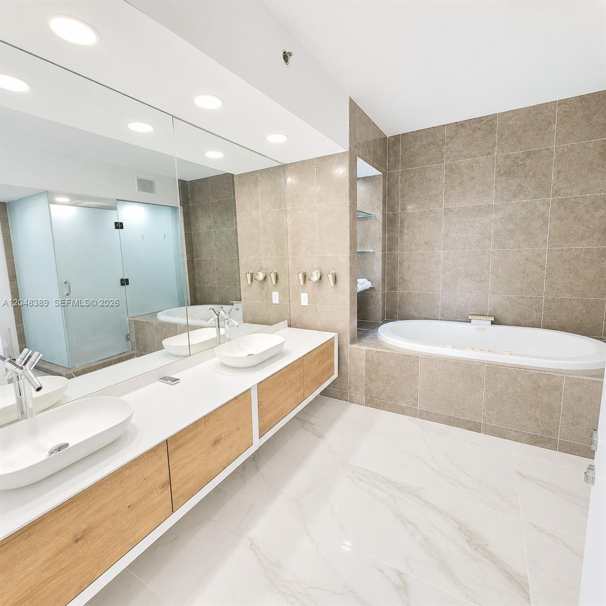 Photo of 450 Alton Rd  #1606, Miami Beach, Florida, 33139 - 