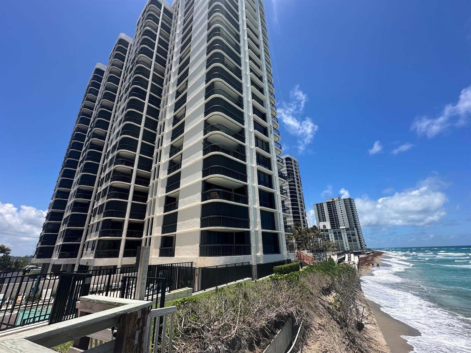 Ver detalles 4e 2 / 2 1586 sq. ft. $ 2026-07-29 0 foto