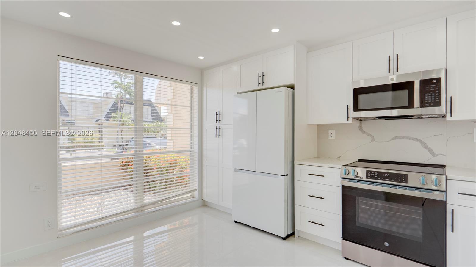 Photo of 933 24th Ave (933), Hallandale Beach, Florida, 33009 -
