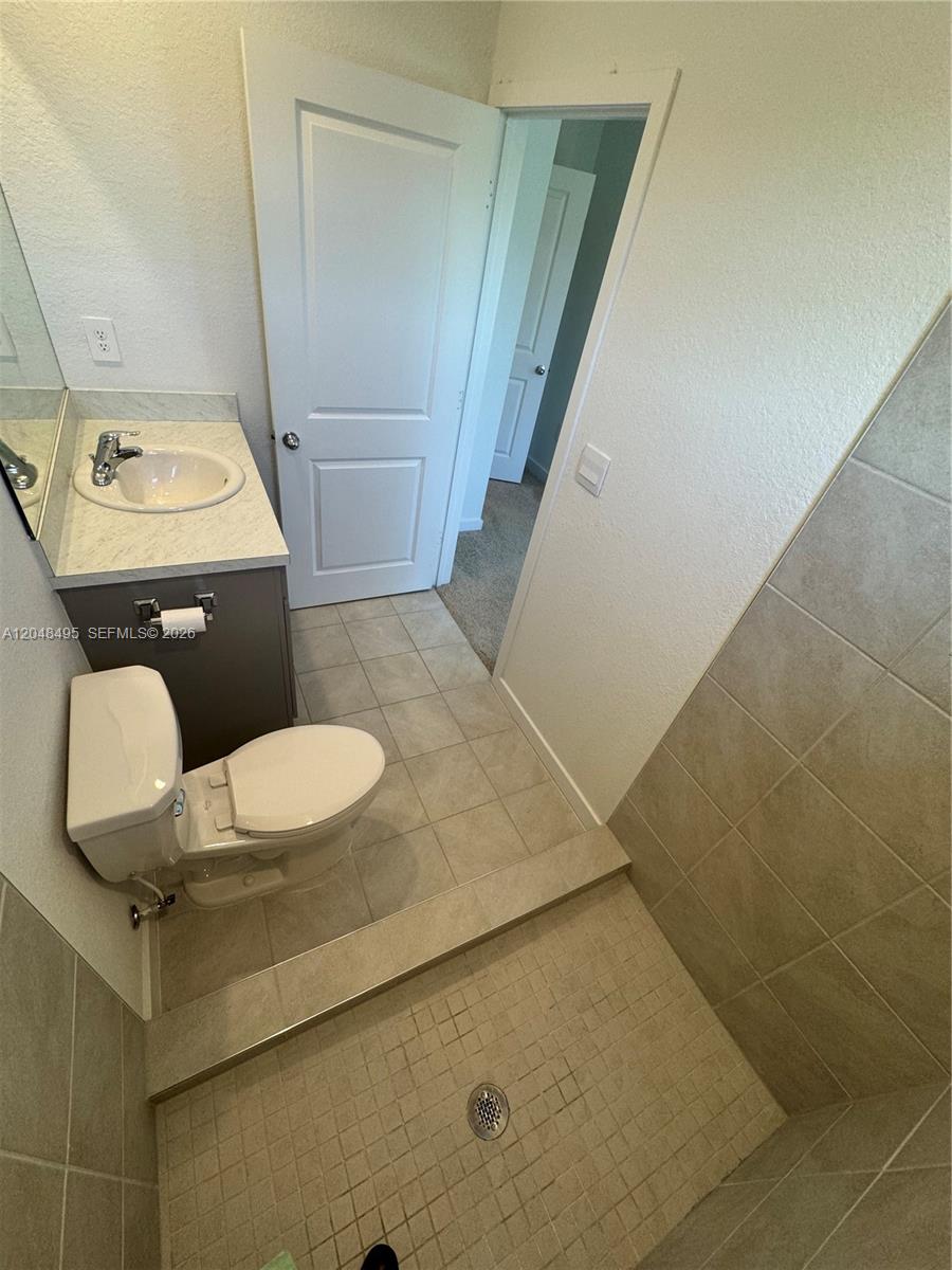 See details 438 3 / 3 1440 sq. ft. $ 2026-07-06 0 Photo
