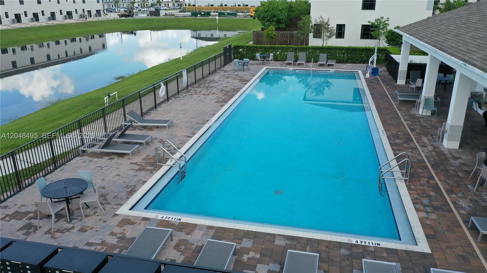 See details 438 3 / 3 1440 sq. ft. $ 2026-07-06 0 Photo