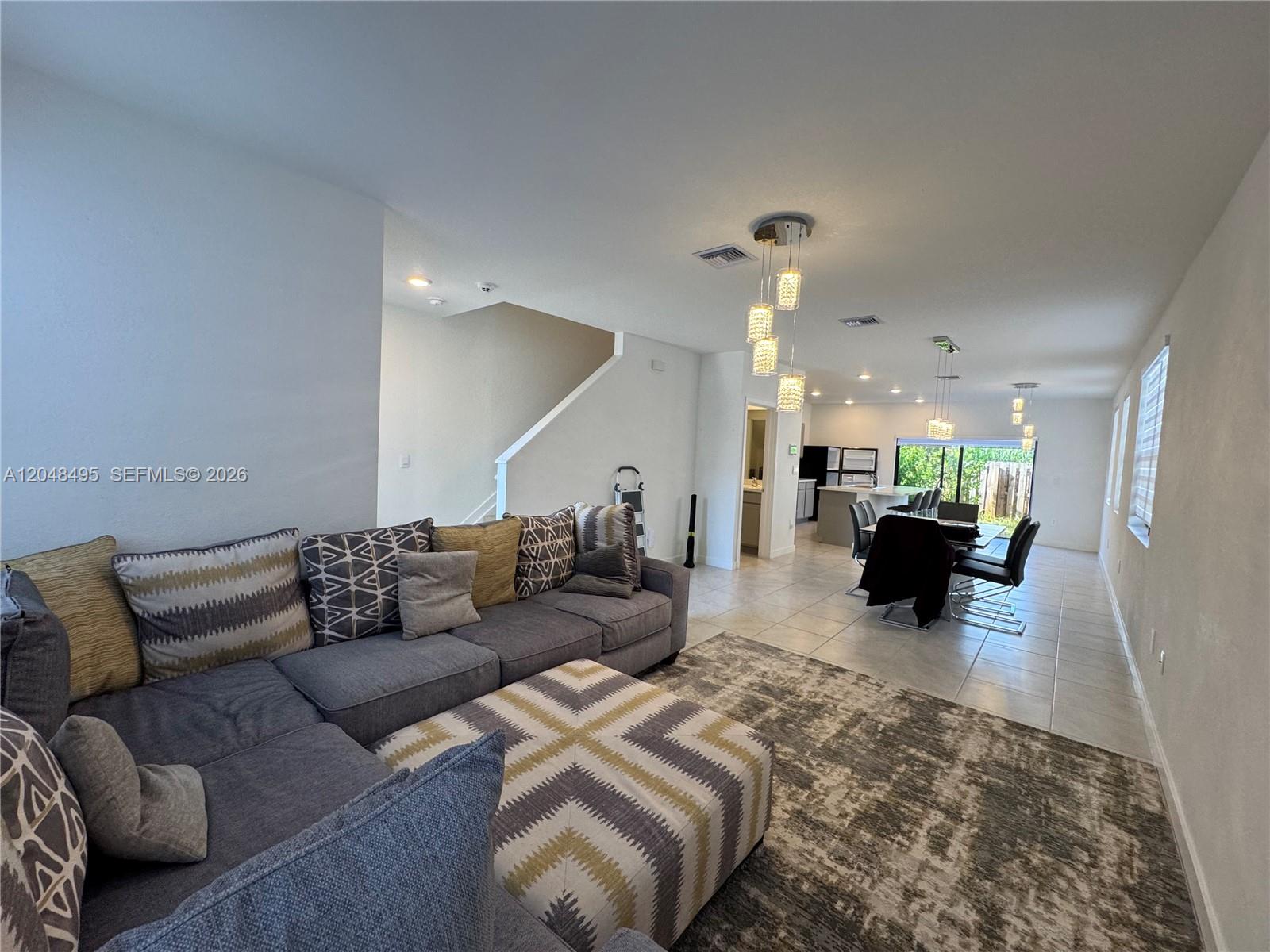 See details 438 3 / 3 1440 sq. ft. $ 2026-07-06 0 Photo