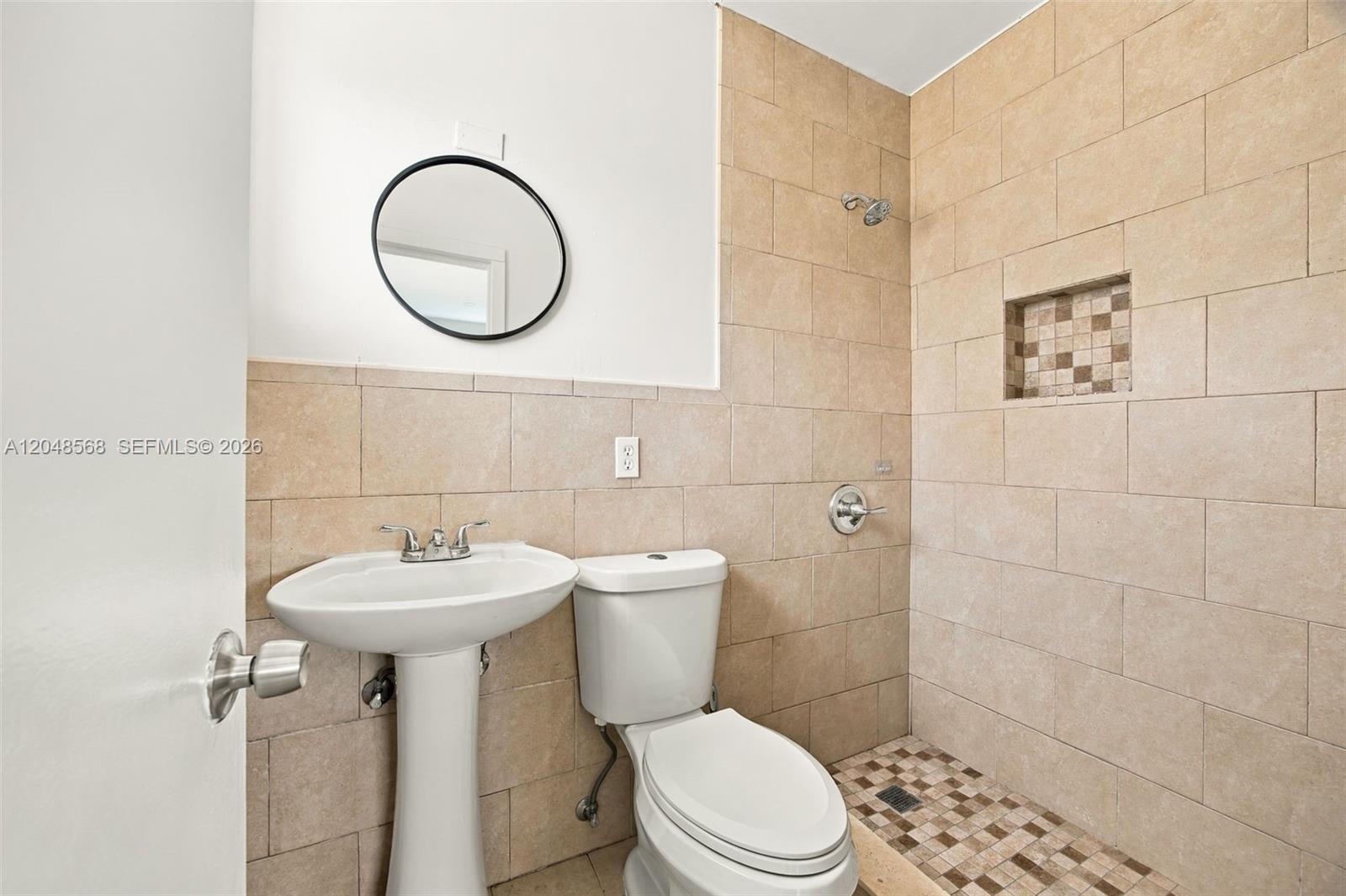   /   sq. ft. $ 2026-07-06 0 foto