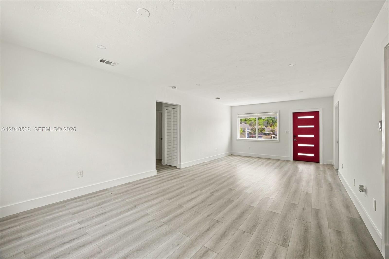   /   sq. ft. $ 2026-07-06 0 foto