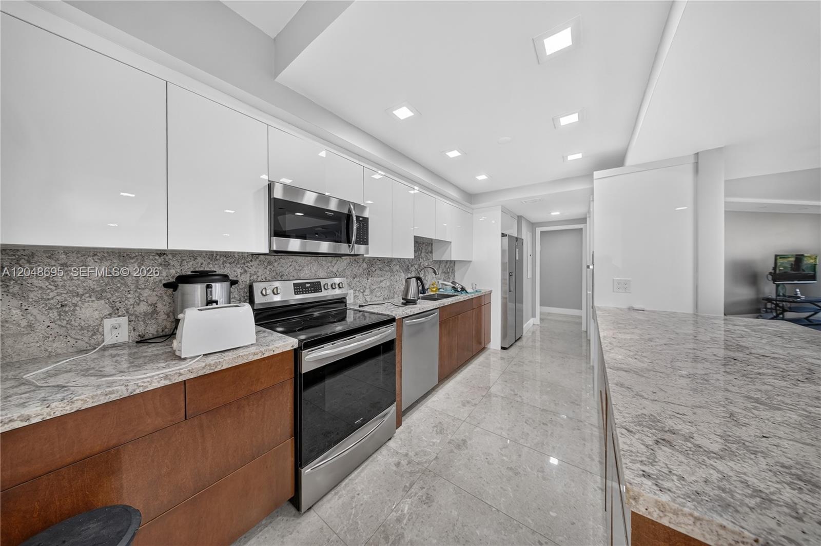 302 3 / 3 1910 sq. ft. $ 2026-07-06 0 foto