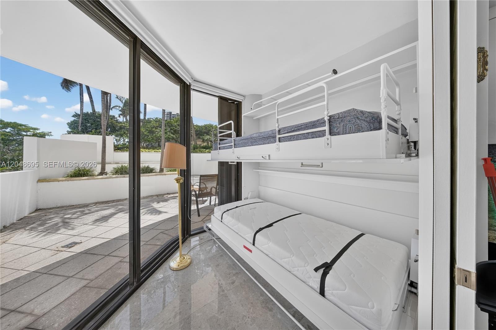 302 3 / 3 1910 sq. ft. $ 2026-07-06 0 foto