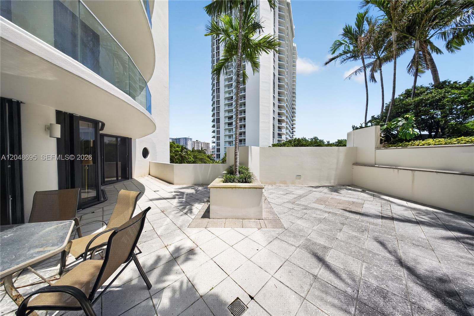 302 3 / 3 1910 sq. ft. $ 2026-07-06 0 foto