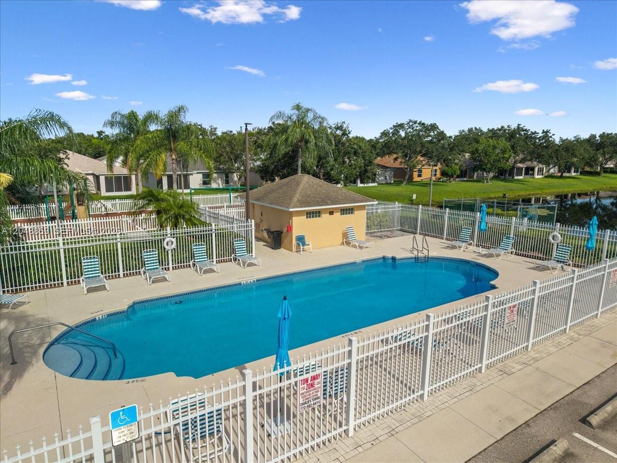 1112 4 / 2 1922 sq. ft. $ 2026-07-06 0 Photo