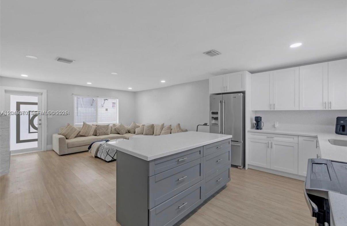   /  2054 sq. ft. $ 2026-07-06 0 foto