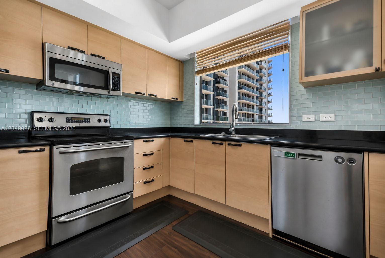 Photo of 140 Dixie Hwy  #501, Hollywood, Florida, 33020 - 