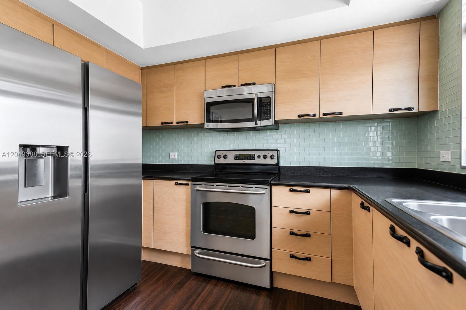 Photo of 140 Dixie Hwy  #501, Hollywood, Florida, 33020 - 