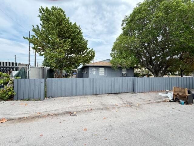 Ver detalles / 0 1733 sq. ft. $ 2026-07-08 0 foto
