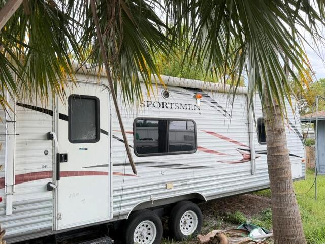 Ver detalles / 0 1733 sq. ft. $ 2026-07-08 0 foto