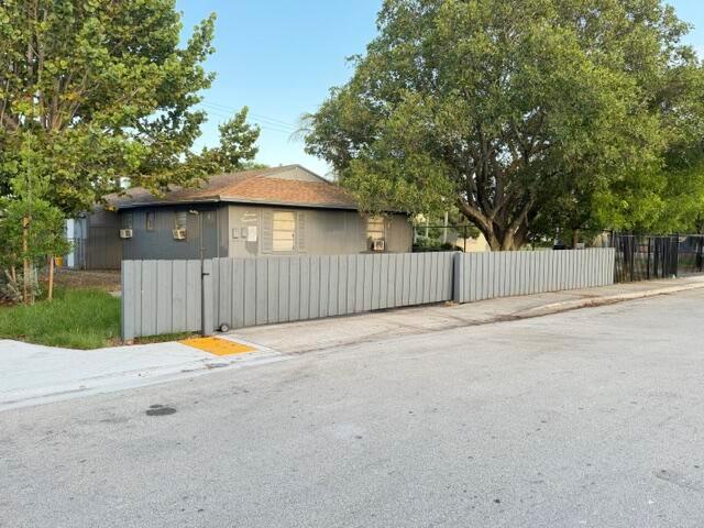 Ver detalles / 0 1733 sq. ft. $ 2026-07-08 0 foto