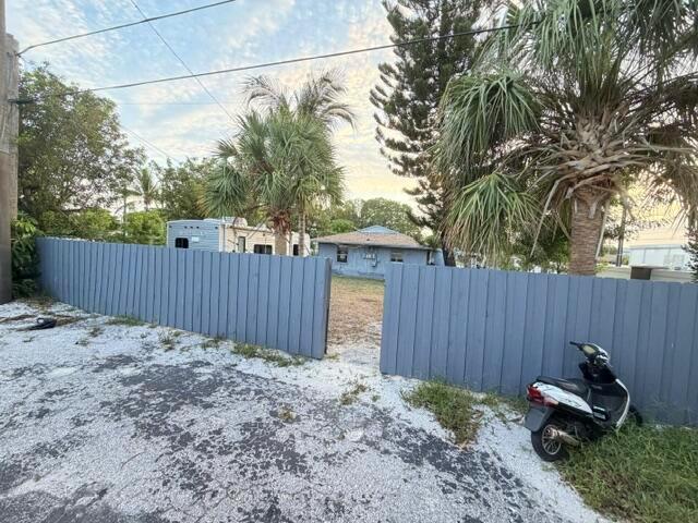 Ver detalles / 0 1733 sq. ft. $ 2026-07-08 0 foto