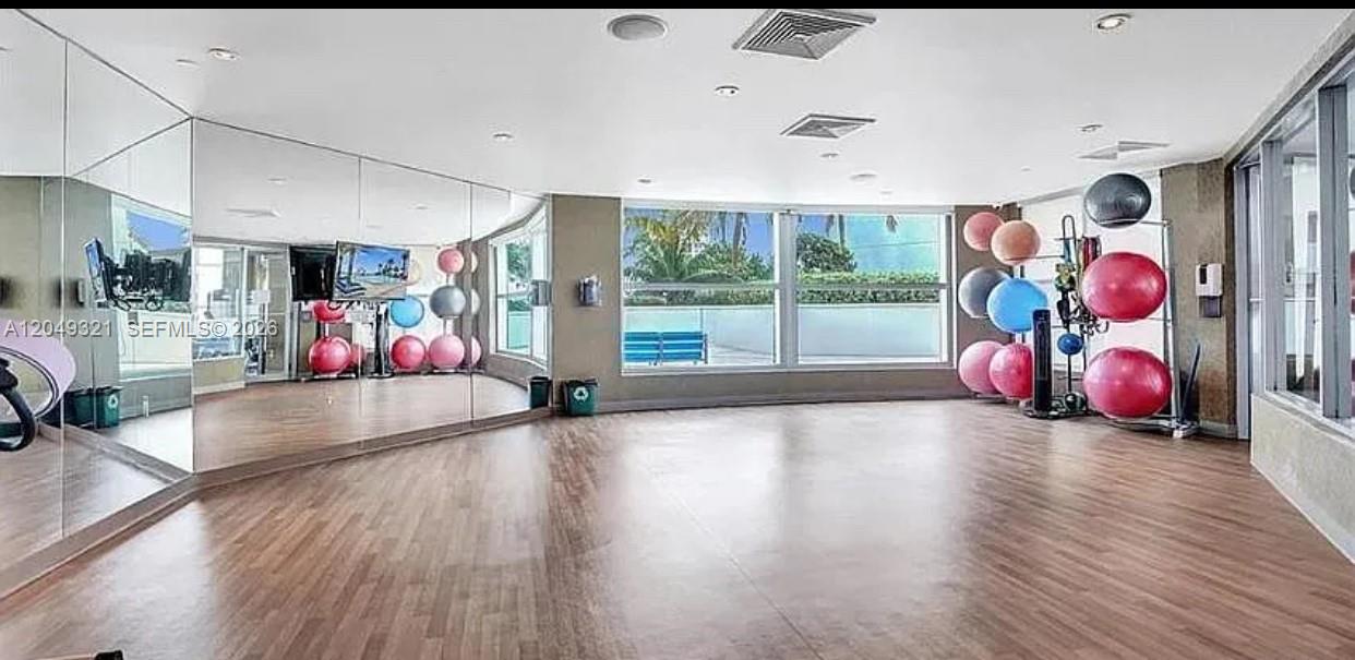 Photo of 3101 Ocean Dr  #1406, Hollywood, Florida, 33019 - 
