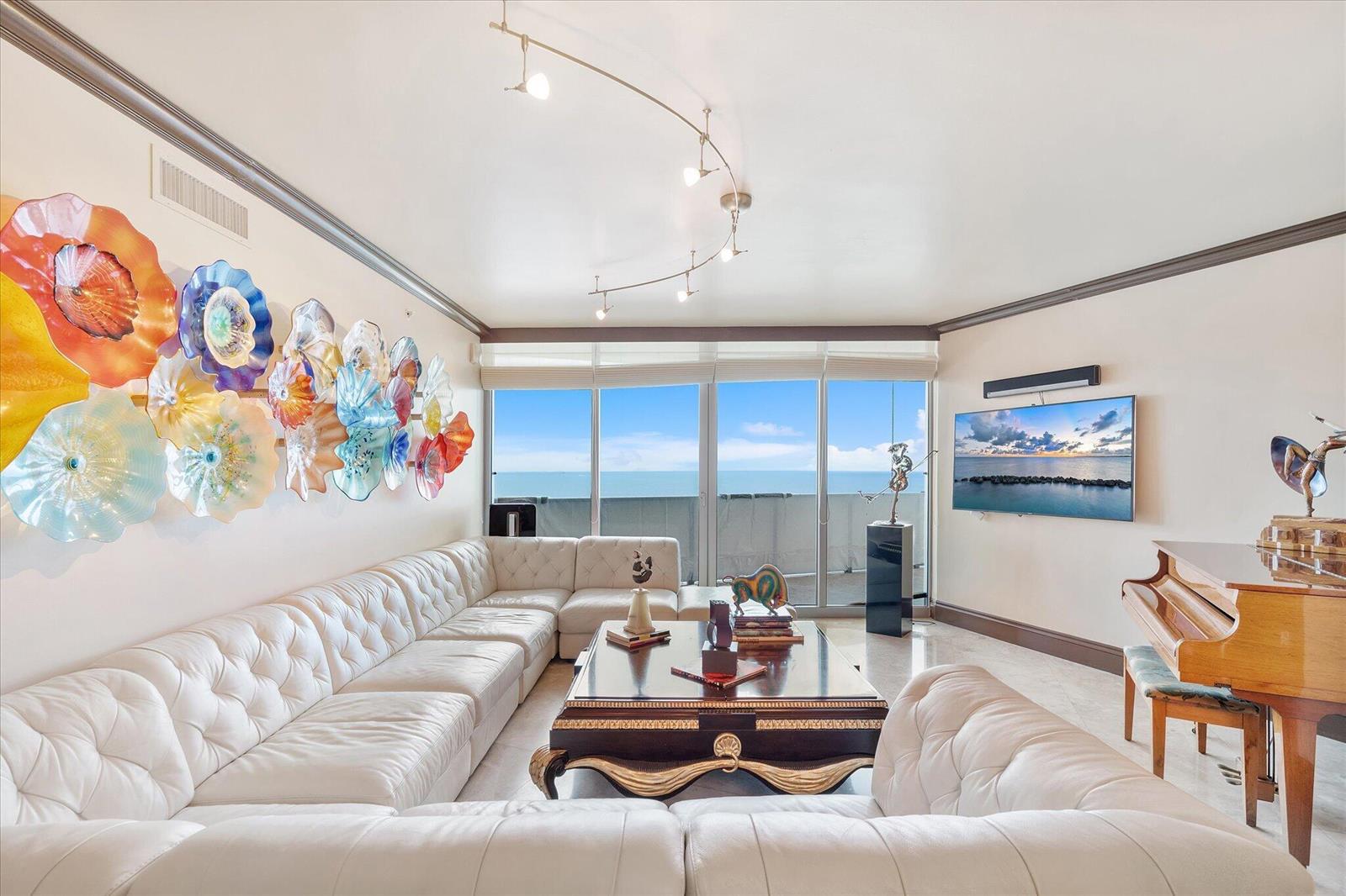 Photo of 3101 Ocean  #2707, Hollywood, Florida, 33019 - 08-3101 S Ocean Dr apt 2707_008