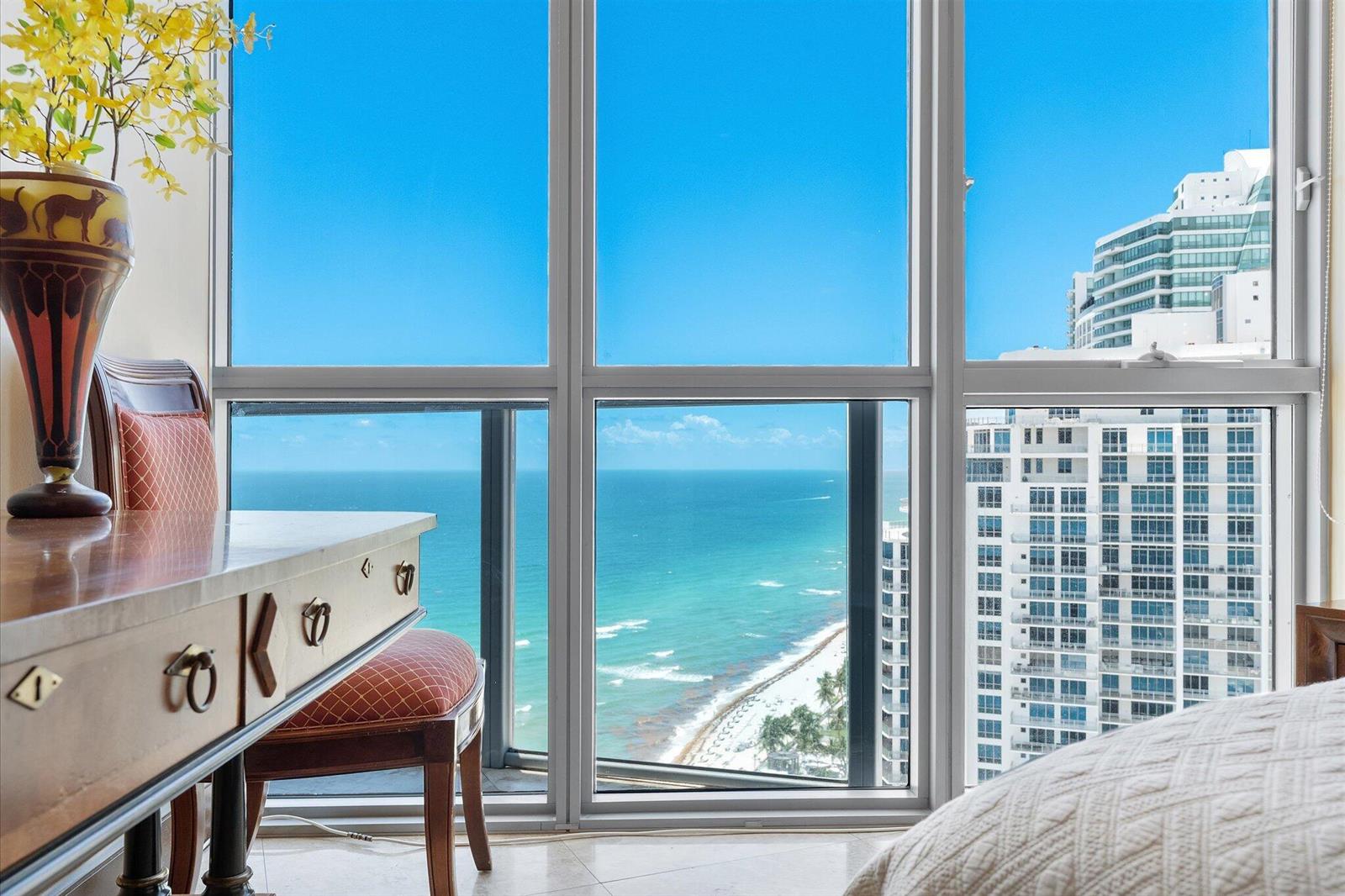 Photo of 3101 Ocean  #2707, Hollywood, Florida, 33019 - 24-3101 S Ocean Dr apt 2707_024