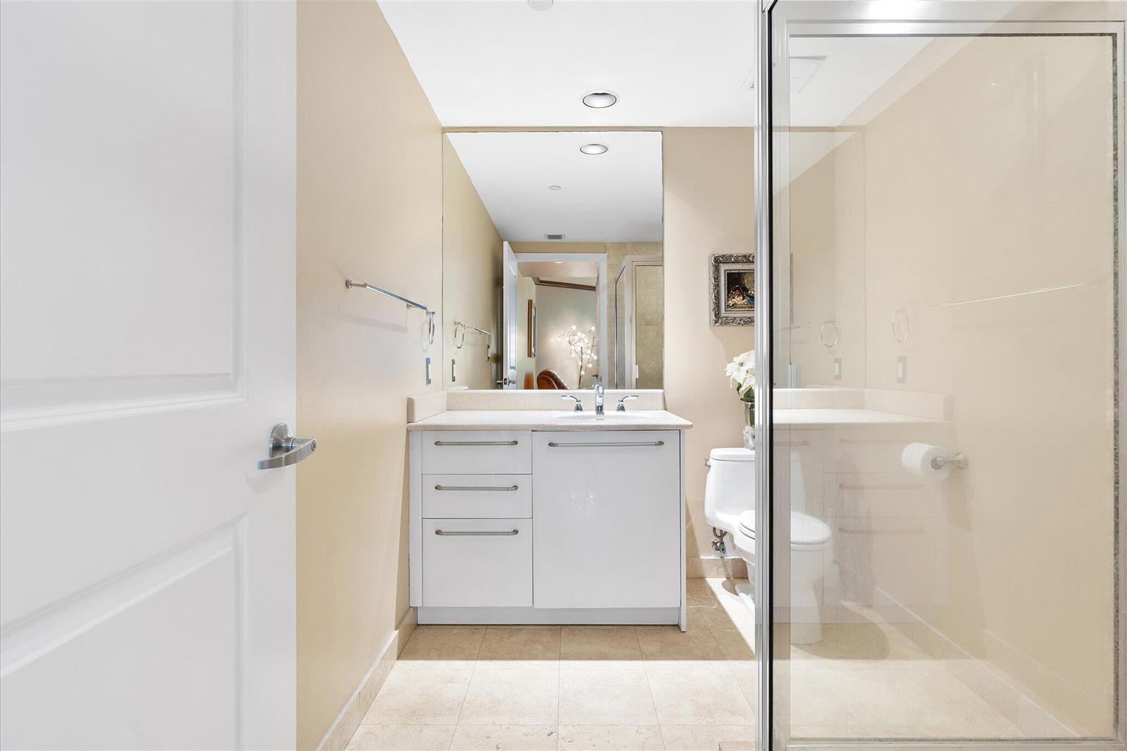Photo of 3101 Ocean  #2707, Hollywood, Florida, 33019 - 26-3101 S Ocean Dr apt 2707_026