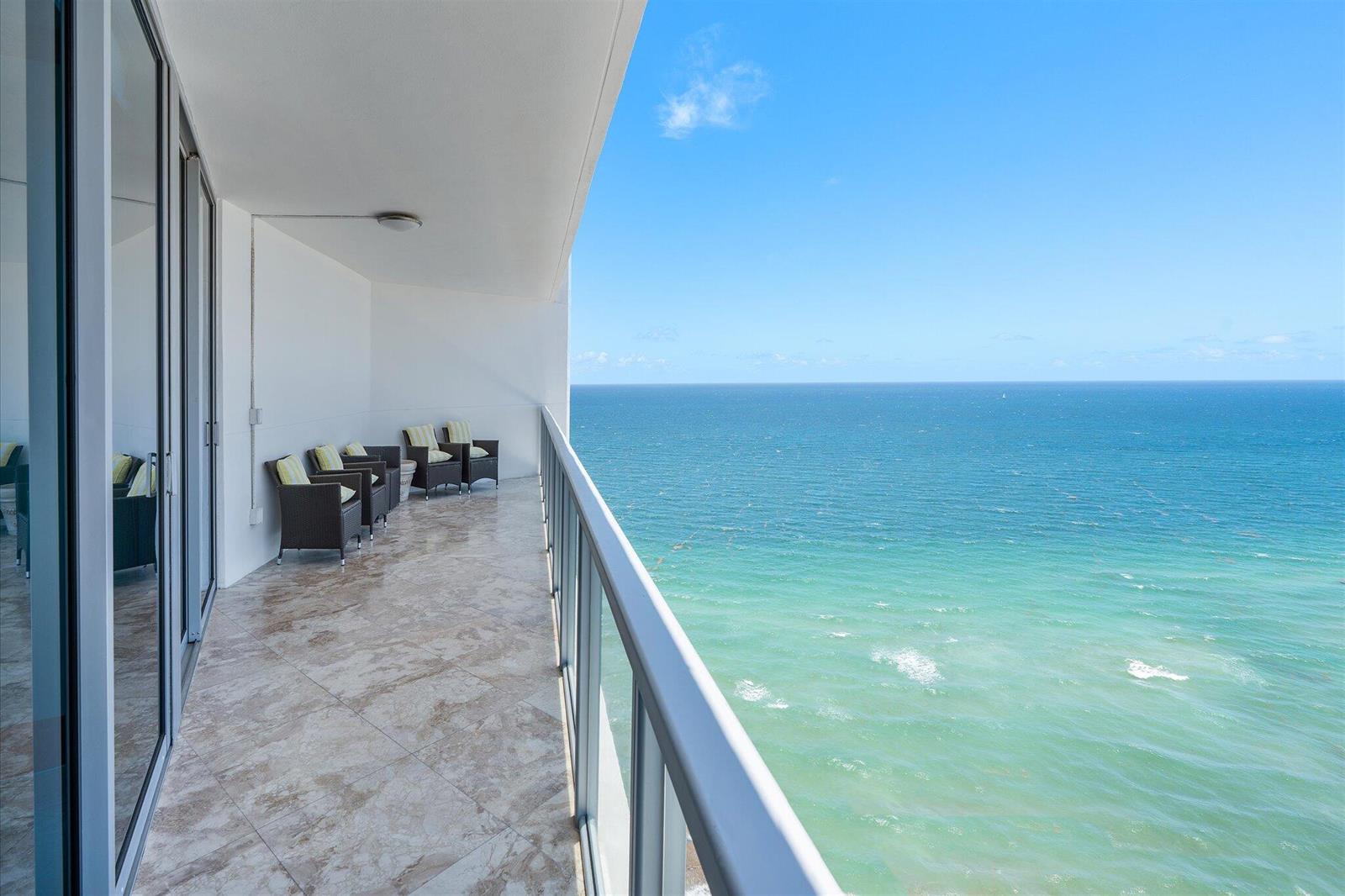 Photo of 3101 Ocean  #2707, Hollywood, Florida, 33019 - 41-3101 S Ocean Dr apt 2707_035
