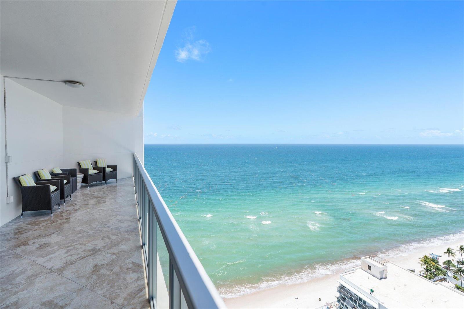 Photo of 3101 Ocean  #2707, Hollywood, Florida, 33019 - 42-3101 S Ocean Dr apt 2707_036