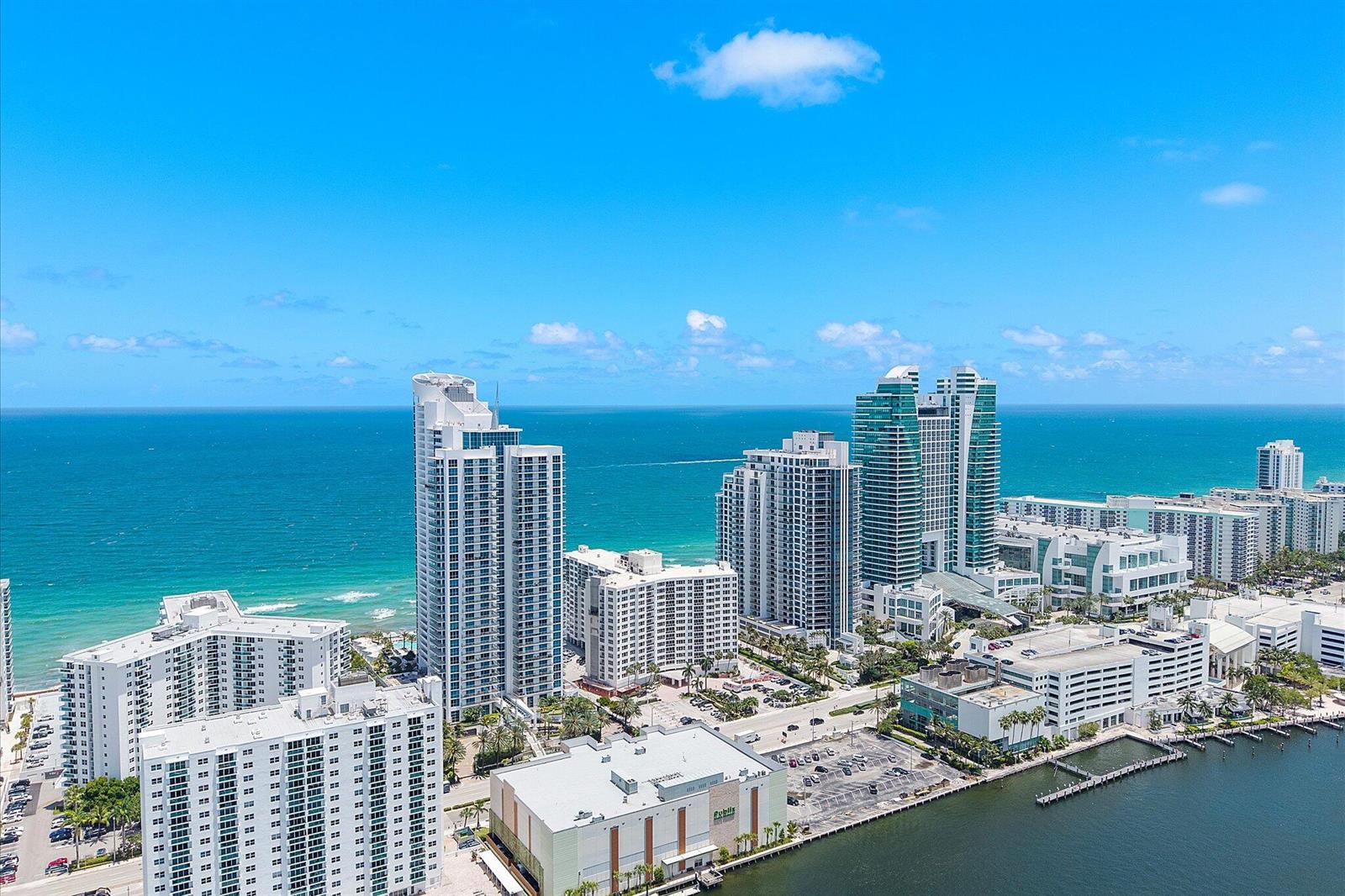 Photo of 3101 Ocean  #2707, Hollywood, Florida, 33019 - 71-3101 S Ocean Dr apt 2707_065