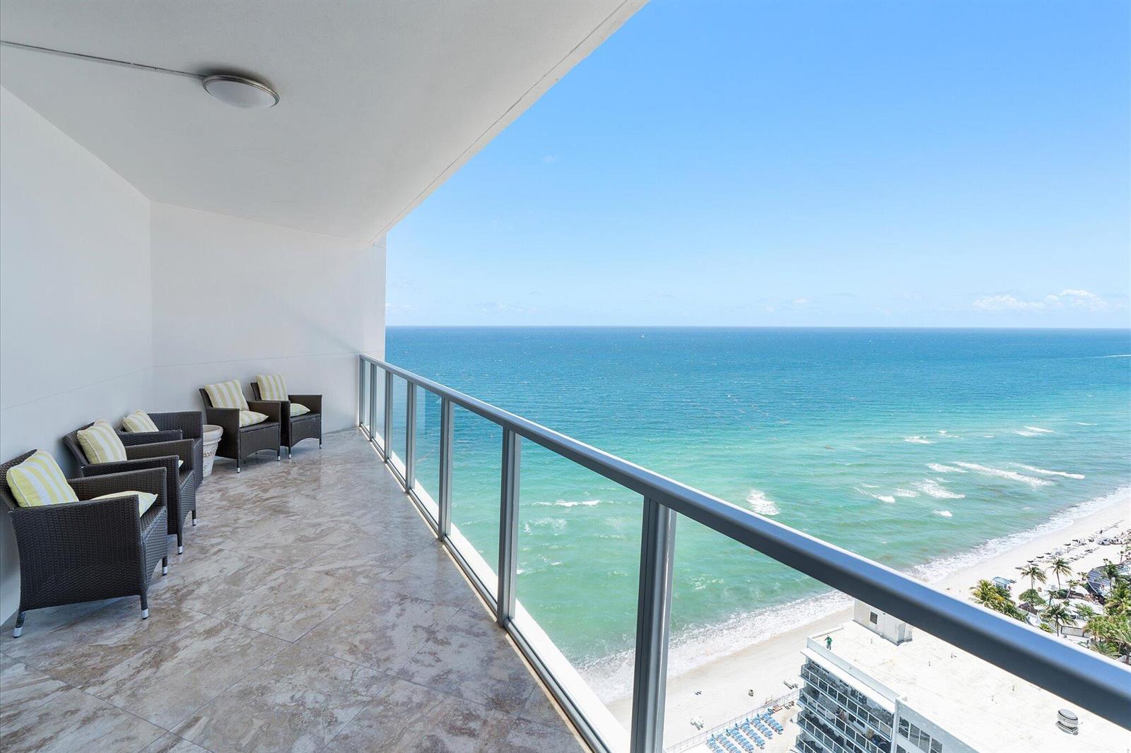 Photo of 3101 Ocean  #2707, Hollywood, Florida, 33019 - 43-3101 S Ocean Dr apt 2707_037
