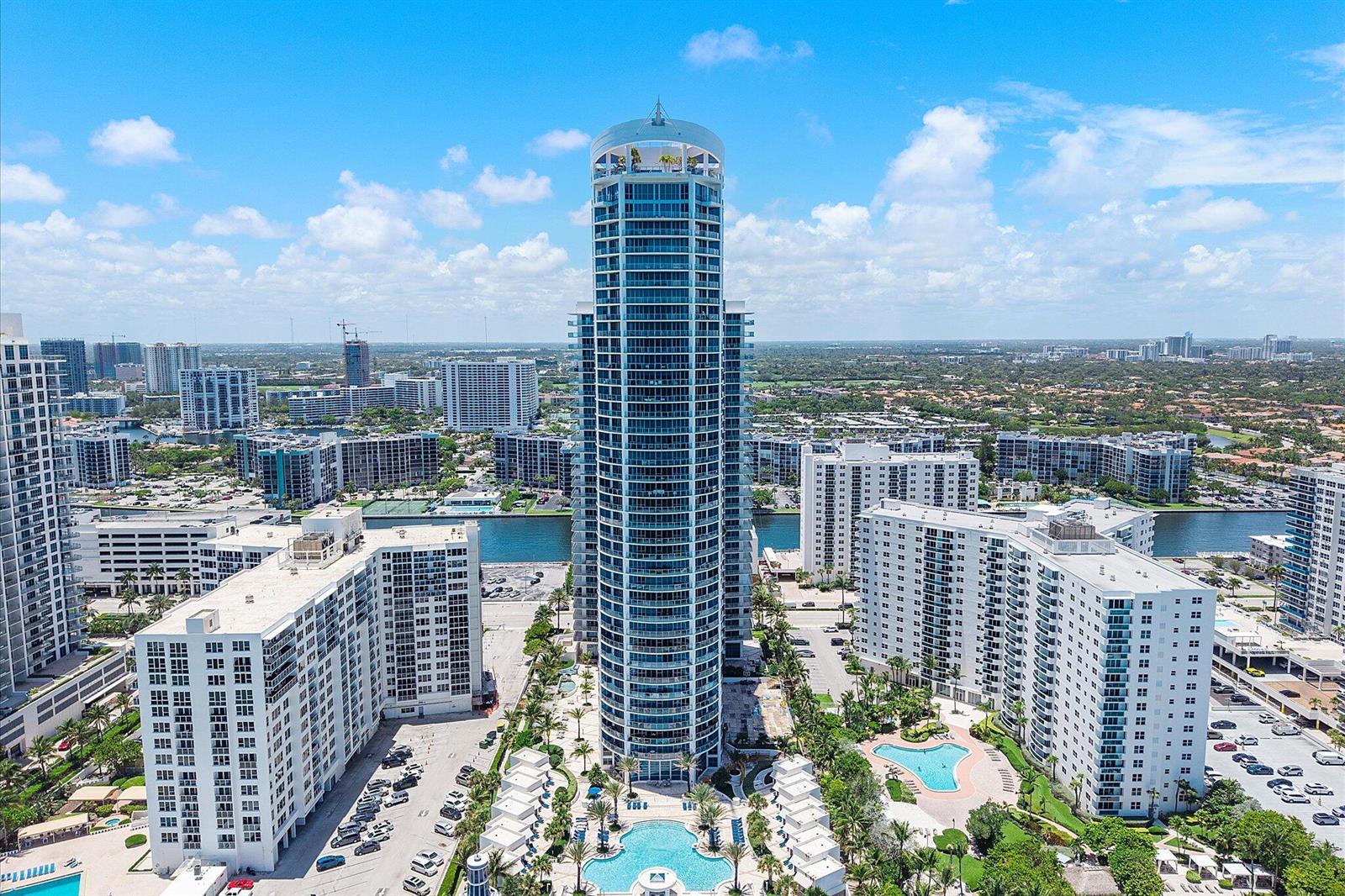 Photo of 3101 Ocean  #2707, Hollywood, Florida, 33019 - 66-3101 S Ocean Dr apt 2707_060