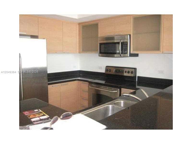 Photo of 140 DIXIE HY  #502, Hollywood, Florida, 33020 - Kitchen
