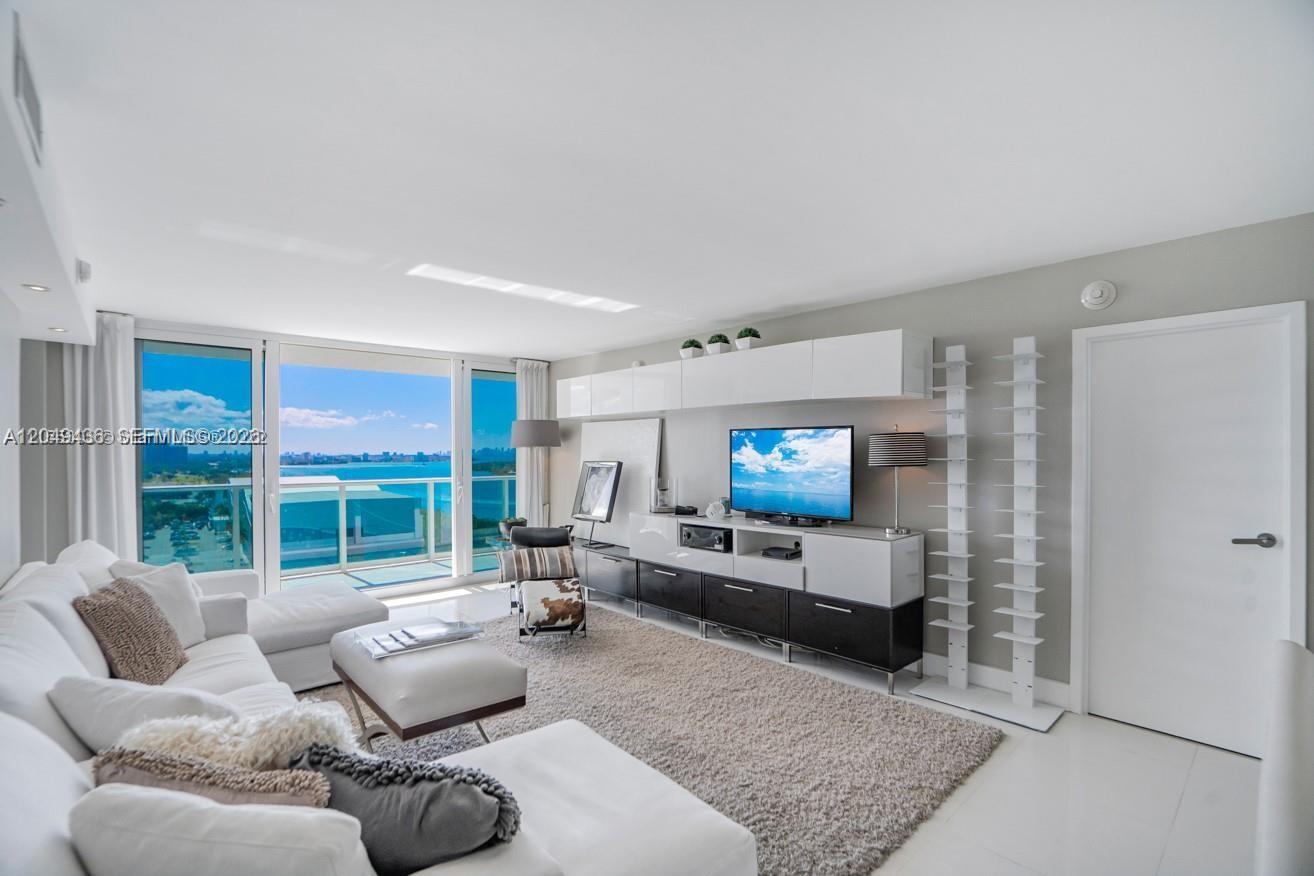See details 1622 2 / 2 1357 sq. ft. $ 2026-07-07 0 Photo