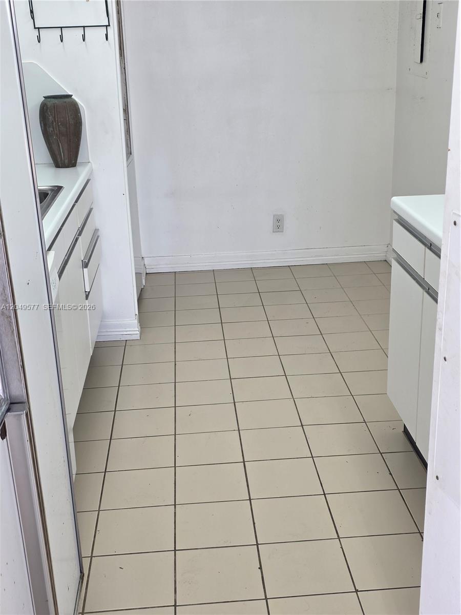 Photo of 19355 Turnberry Way  #25C, Aventura, Florida, 33180 - kitchen