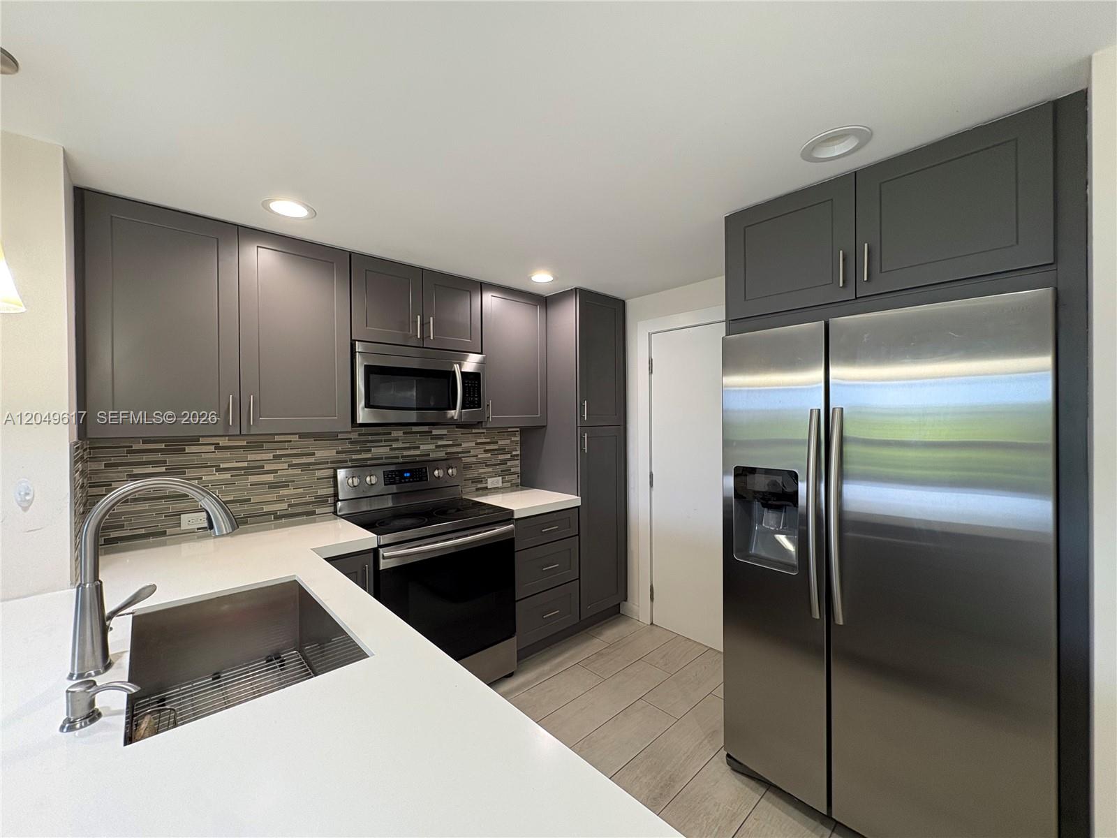 Photo of 900 12th Ave #703, Hallandale Beach, Florida, 33009 -