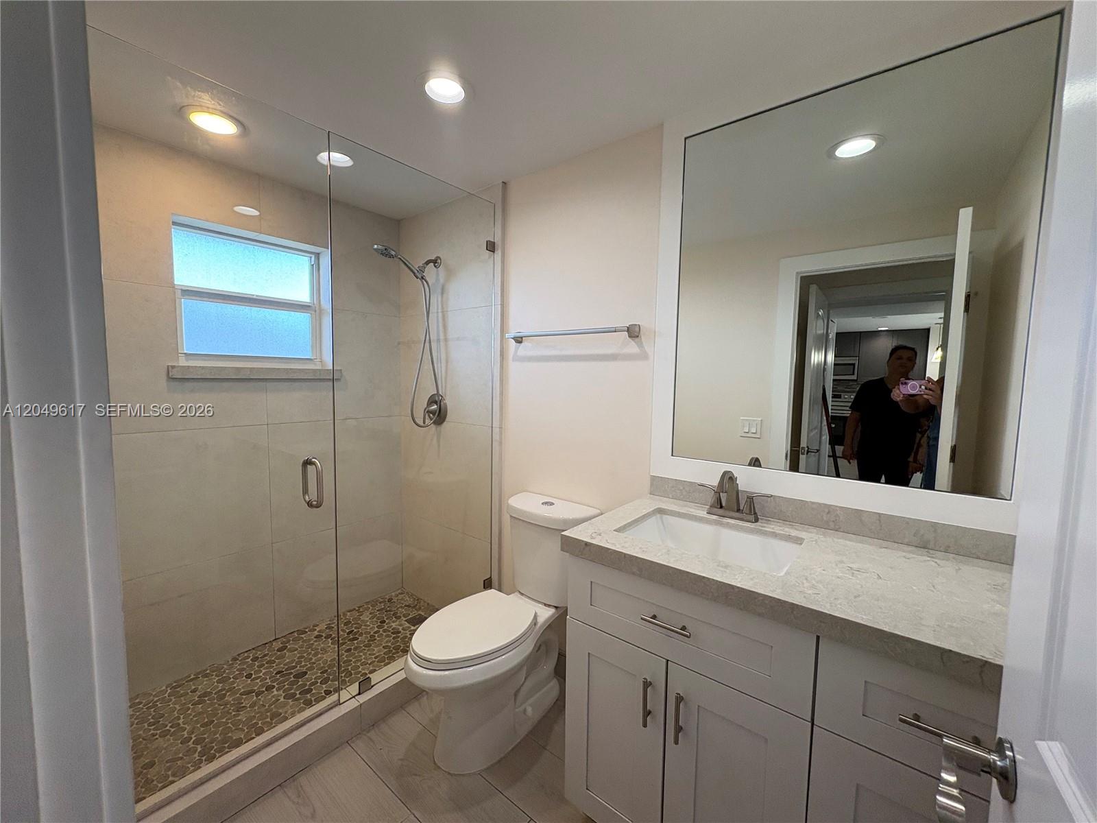 Photo of 900 12th Ave #703, Hallandale Beach, Florida, 33009 - Master Bathroom