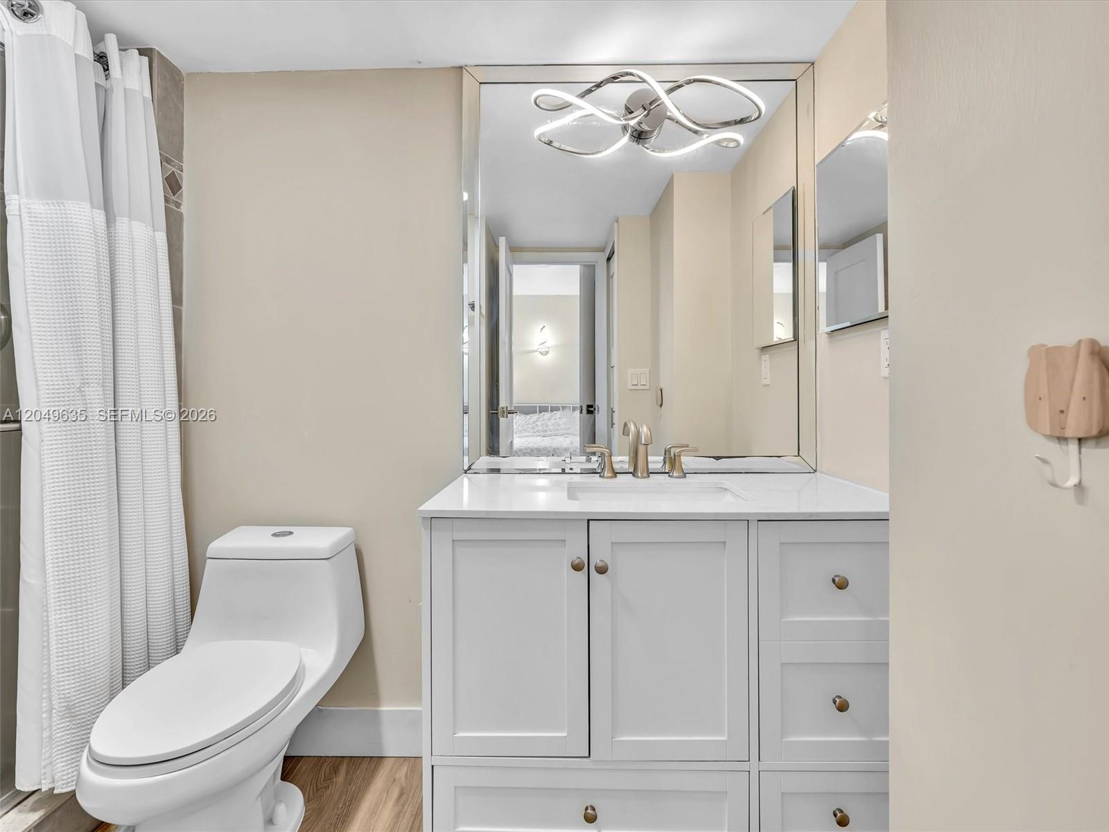 Photo of 20301 Country Club Dr #622, Aventura, Florida, 33180 - Second Bathroom
