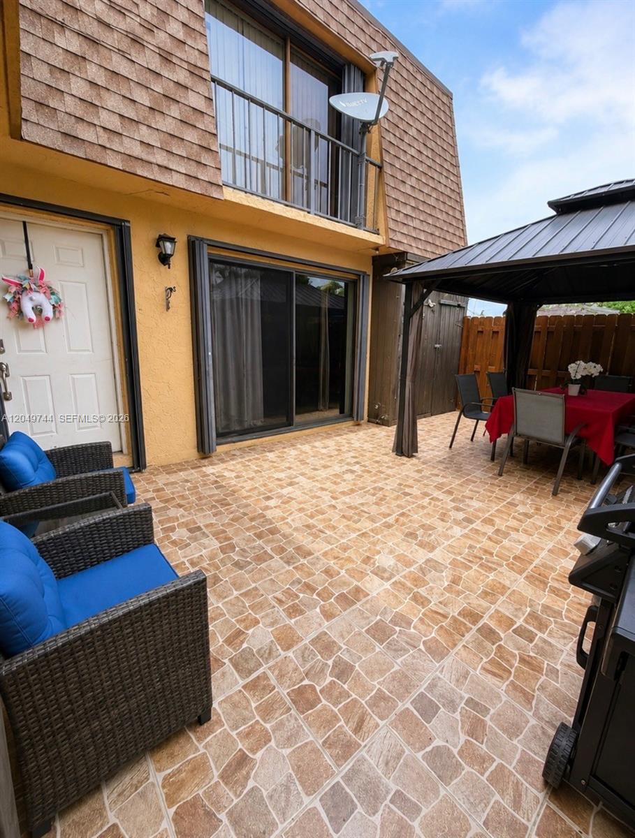 Ver detalles 4804 2 / 3 1262 sq. ft. $ 2026-07-07 0 foto