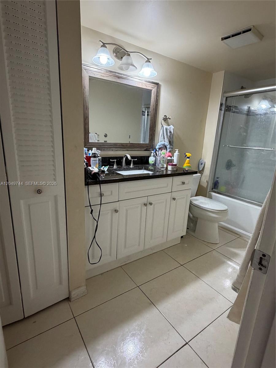 Ver detalles 4804 2 / 3 1262 sq. ft. $ 2026-07-07 0 foto