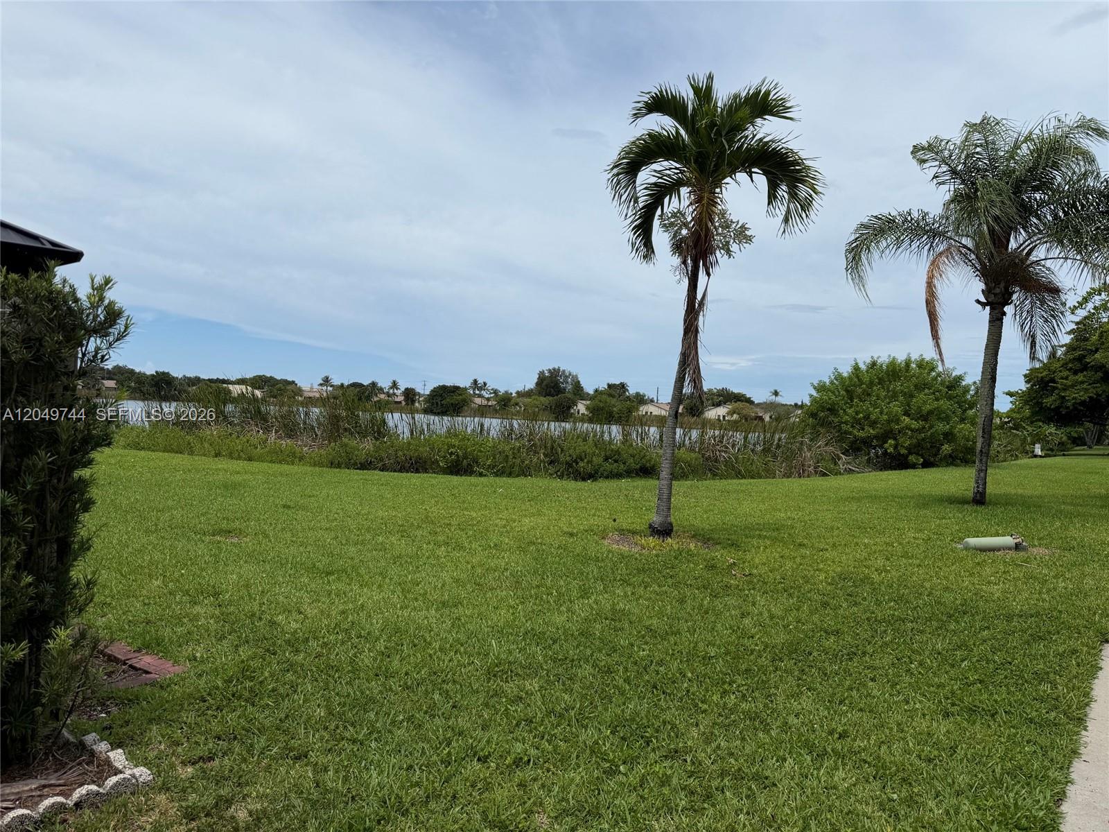 Ver detalles 4804 2 / 3 1262 sq. ft. $ 2026-07-07 0 foto