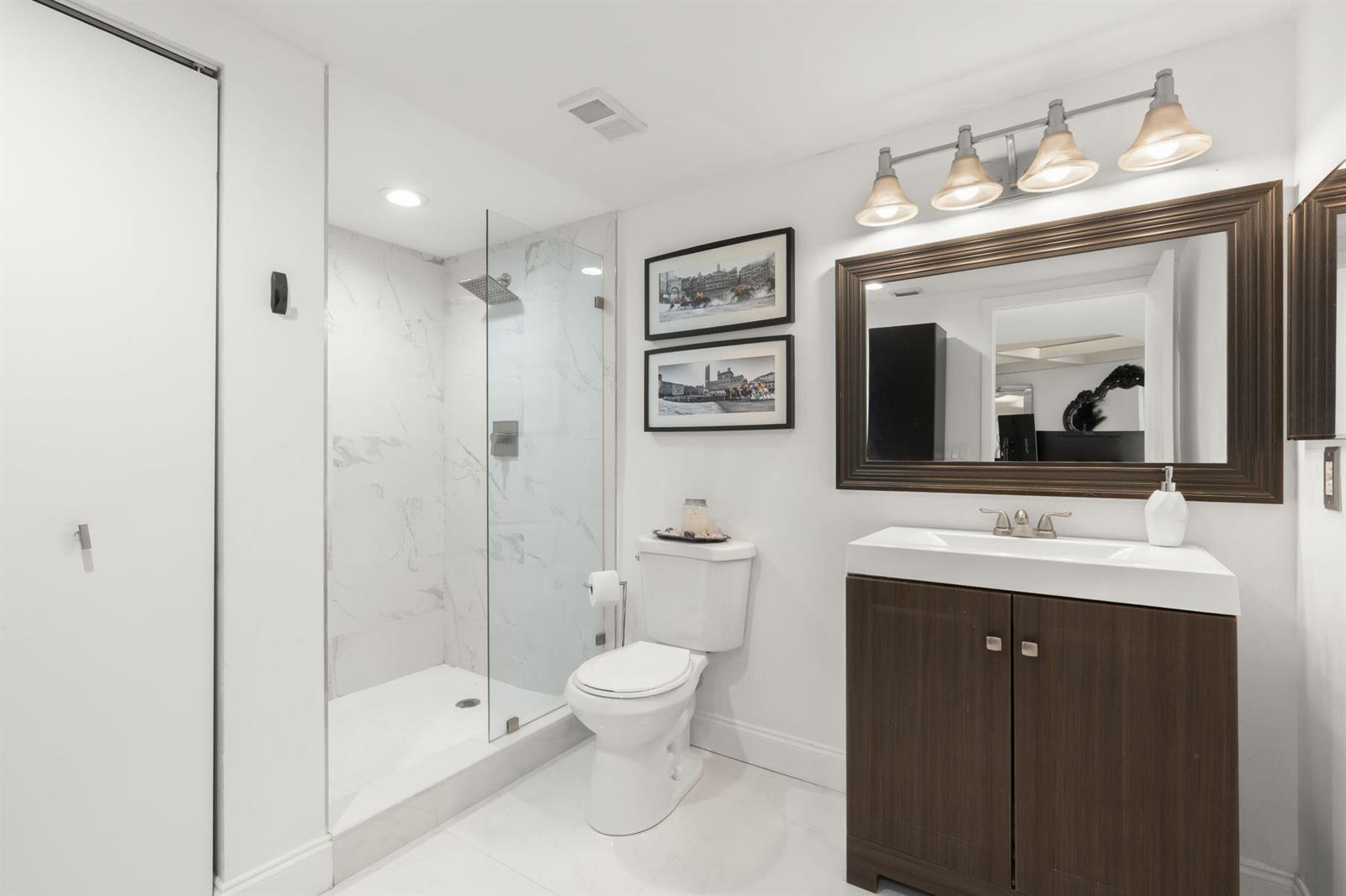 305 2 / 2 1230 sq. ft. $ 2026-07-22 0 foto