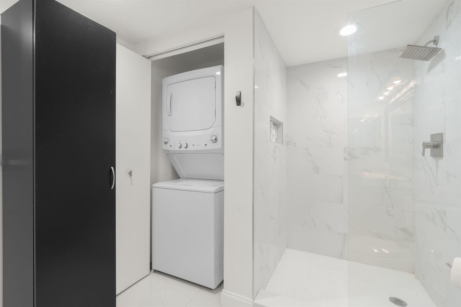 305 2 / 2 1230 sq. ft. $ 2026-07-22 0 foto